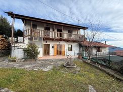 Casa Bi/Trifamiliare in Residenziale