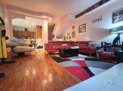 Casa Bi/Trifamiliare in Residenziale