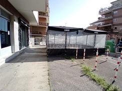 Negozio/Locale commerciale in Commerciale