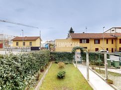 Casa Bi/Trifamiliare in Residenziale