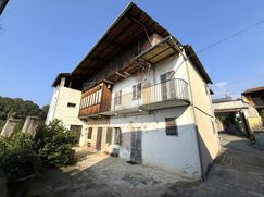 Casa Bi/Trifamiliare in Residenziale