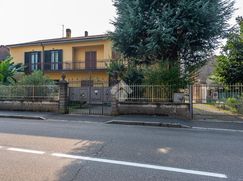 Casa Bi/Trifamiliare in Residenziale