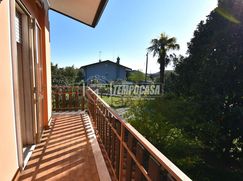 Casa Bi/Trifamiliare in Residenziale