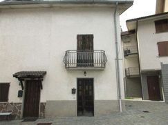 Casa Bi/Trifamiliare in Residenziale