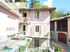 Casa Bi/Trifamiliare in Residenziale