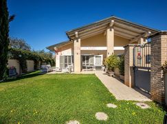 Casa Bi/Trifamiliare in Residenziale