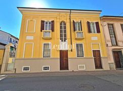 Casa Bi/Trifamiliare in Residenziale
