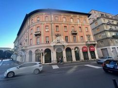 Negozio/Locale commerciale in Commerciale