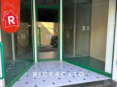 Negozio/Locale commerciale in Commerciale