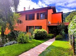 Casa Bi/Trifamiliare in Residenziale