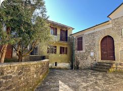 Casa Bi/Trifamiliare in Residenziale