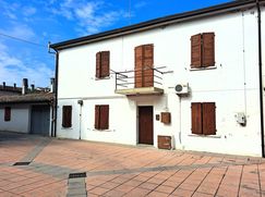 Casa Bi/Trifamiliare in Residenziale
