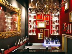 Attività/Licenza (con o senza mura) in Commerciale