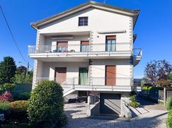Casa Bi/Trifamiliare in Residenziale
