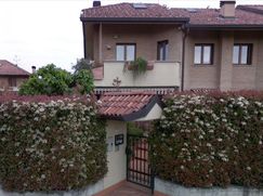 Casa Bi/Trifamiliare in Residenziale