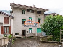 Casa Bi/Trifamiliare in Residenziale