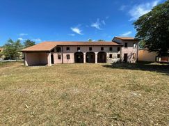 Casa Bi/Trifamiliare in Residenziale