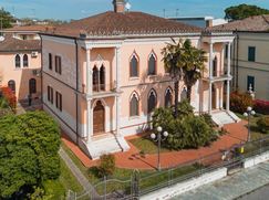 Villa in Residenziale
