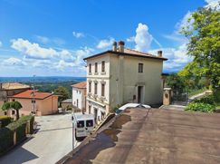 Casa Bi/Trifamiliare in Residenziale