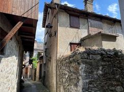 Casa Bi/Trifamiliare in Residenziale