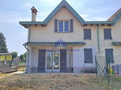 Casa Bi/Trifamiliare in Residenziale