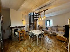 Casa Bi/Trifamiliare in Residenziale