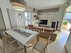 Casa Bi/Trifamiliare in Residenziale