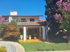 Casa Bi/Trifamiliare in Residenziale