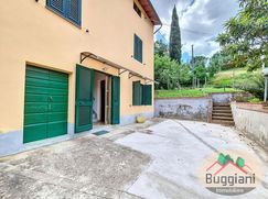 Casa Bi/Trifamiliare in Residenziale