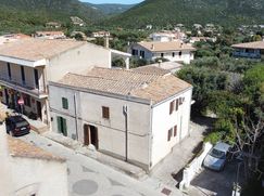 Casa Bi/Trifamiliare in Residenziale