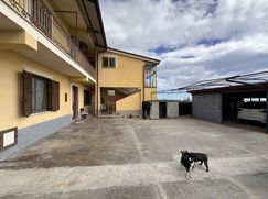 Casa Bi/Trifamiliare in Residenziale