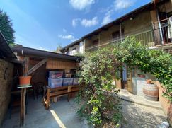 Casa Bi/Trifamiliare in Residenziale