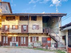 Casa Bi/Trifamiliare in Residenziale