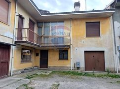 Casa Bi/Trifamiliare in Residenziale