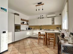 Casa Bi/Trifamiliare in Residenziale
