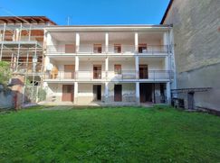 Casa Bi/Trifamiliare in Residenziale