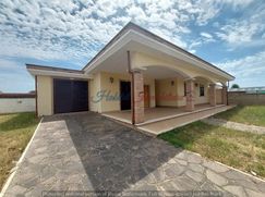 Casa Bi/Trifamiliare in Residenziale