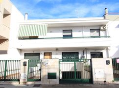 Casa Bi/Trifamiliare in Residenziale