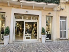 Negozio/Locale commerciale in Commerciale