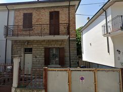 Casa Bi/Trifamiliare in Residenziale