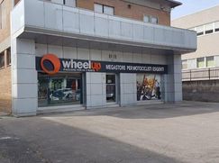 Negozio/Locale commerciale in Commerciale