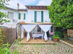 Casa Bi/Trifamiliare in Residenziale