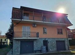 Casa Bi/Trifamiliare in Residenziale
