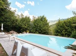 Casa Bi/Trifamiliare in Residenziale