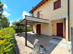 Casa Bi/Trifamiliare in Residenziale