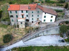 Casa Bi/Trifamiliare in Residenziale