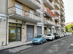 Negozio/Locale commerciale in Commerciale