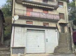 Casa Bi/Trifamiliare in Residenziale