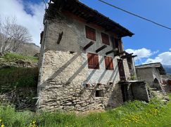 Casa Bi/Trifamiliare in Residenziale