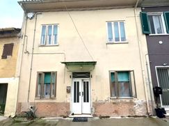Casa Bi/Trifamiliare in Residenziale